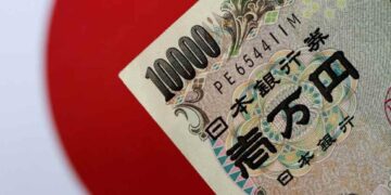 USD/JPY dips again with dollar under pressure after jobs data