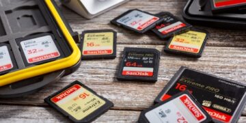 SanDisk Stock Price Forecast: Short-Term Correction to $1,500 Possible, Storage Chip Demand Supports Potential Rise to $3,000