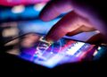 European Shares Hold Steady as Central Banks Send Caution Signals