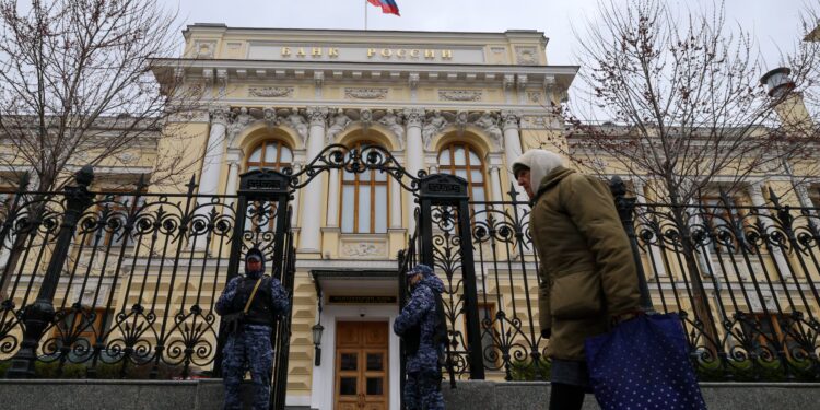 EXCLUSIVE: War threatens Russian banking crisis, European intelligence report says