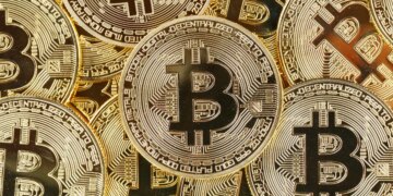 Dormant Bitcoin Address Reawakens During Crypto Lawsuit