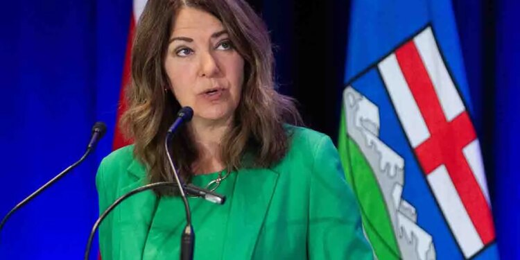 Smith, Ford pitch new oil pipeline from Alberta to Ontario