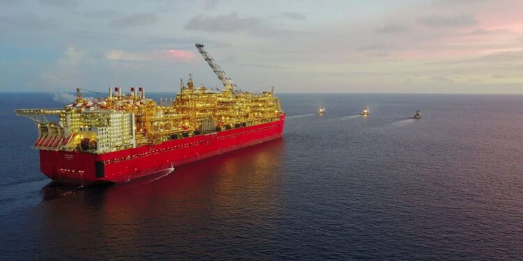 Shell flags ‘significantly higher’ gas trading to offset lower oil and gas production
