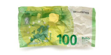 EUR/USD in a Narrow Range: Focus on Fed Minutes