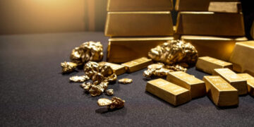 Gold drops 0.56 percent to $4,064 as oil surge, 72 percent September Fed hike expectations pressure bullion