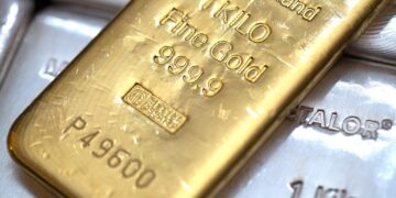 Gold Price Forecast: XAU/USD Holds 4,000 Ahead of FOMC Minutes as US Debt Forces Central Banks to Increase Gold Focus