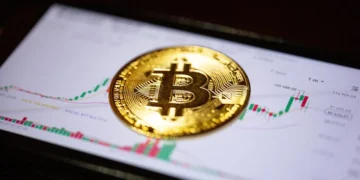 Veteran analyst flags something unusual in Bitcoin charts