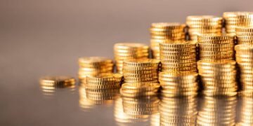 JPMorgan tweaks gold price target as Fed risks return