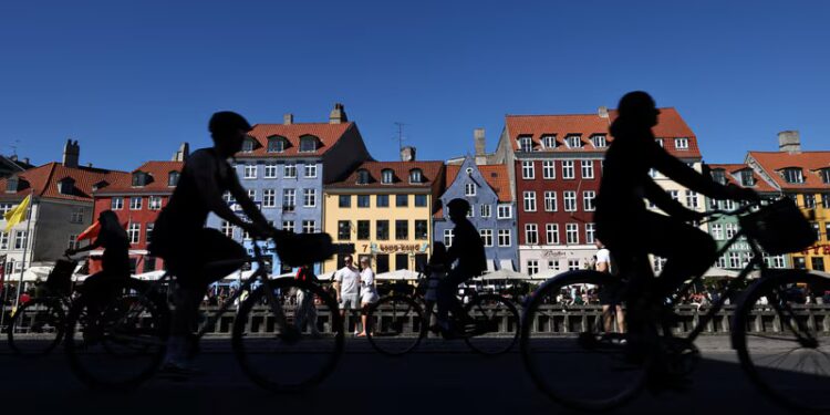 What makes a country ‘rich’: Economic must-reads for this month