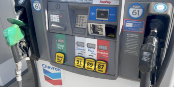 Cheaper gas prices fuel Fourth of July travel plans in Southern Nevada