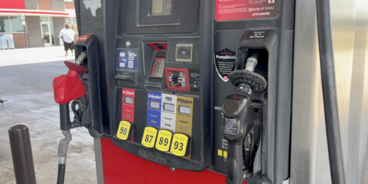 Gas prices drop nearly 40 cents in 1 month, giving Texas drivers relief